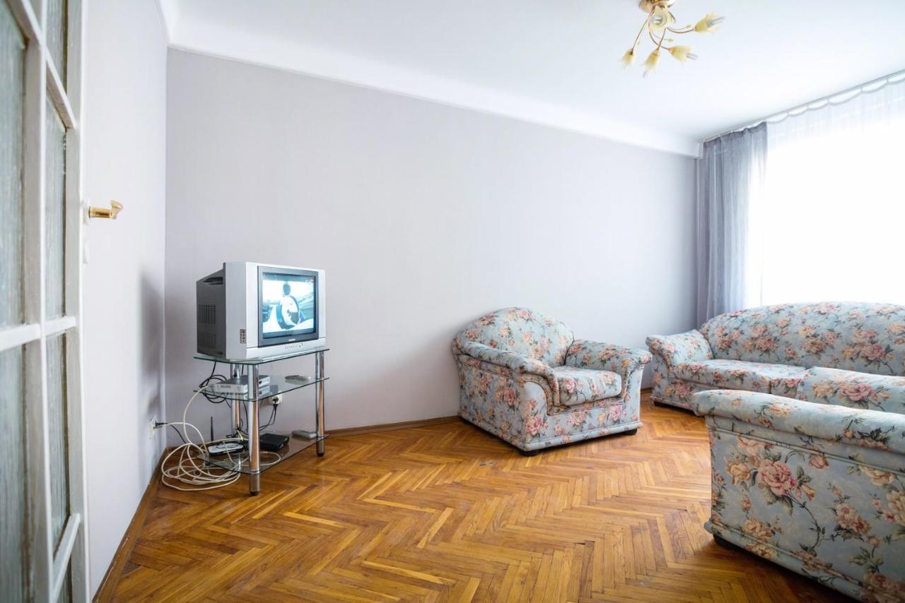 Apartment Near Metro Pecherskaya Киев Екстериор снимка