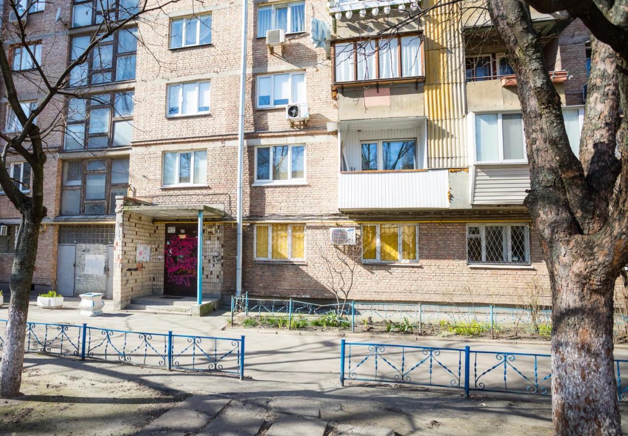 Apartment Near Metro Pecherskaya Киев Екстериор снимка